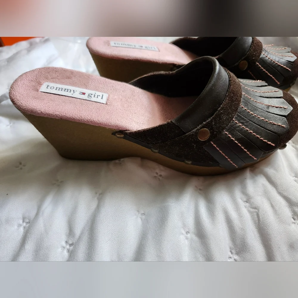 Tommy Girl WEDGES SIZE 8 NWOT PINK AND BROWN WITH BUBBLEGUM BOTTOMS SUPER CUTE🎀